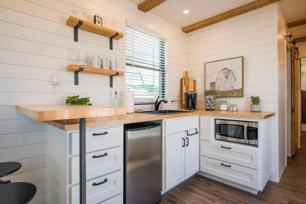 Container Home With Rooftop Views And Pickleball-Pecan Grove Bellmead Exterior foto