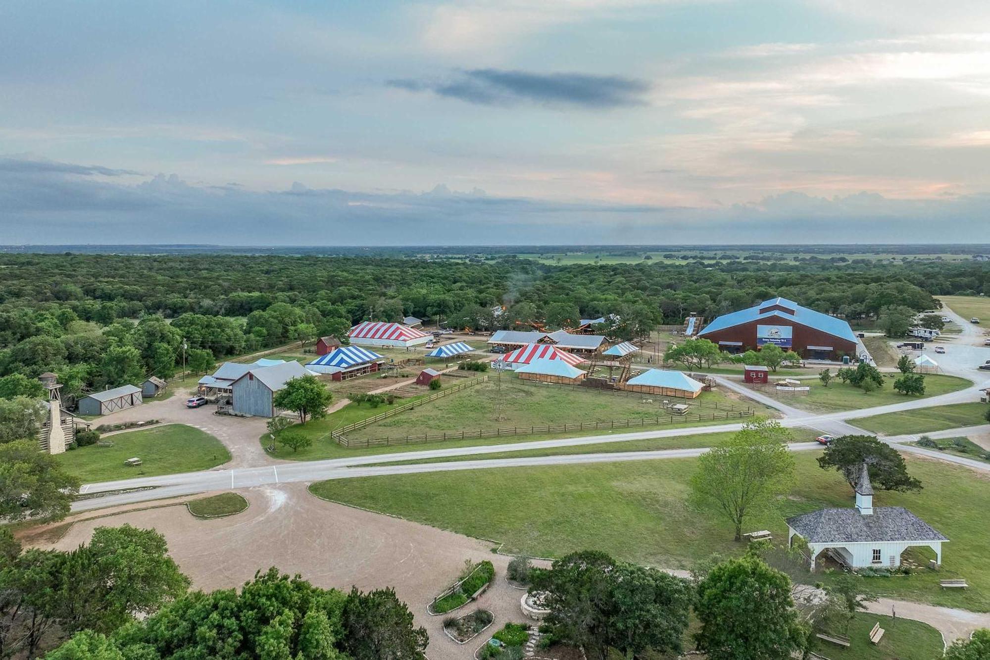 Container Home With Rooftop Views And Pickleball-Pecan Grove Bellmead Exterior foto